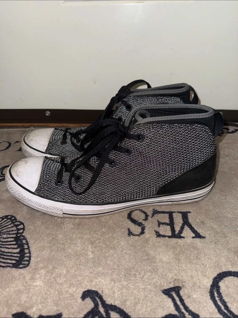Converse High Top Sneakers M11/W13